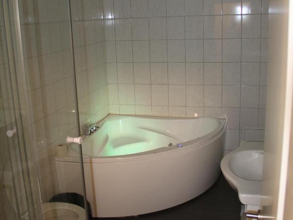 Stay2Night City Center Hostel : photo 10 de la chambre lit simple dans dortoir mixte