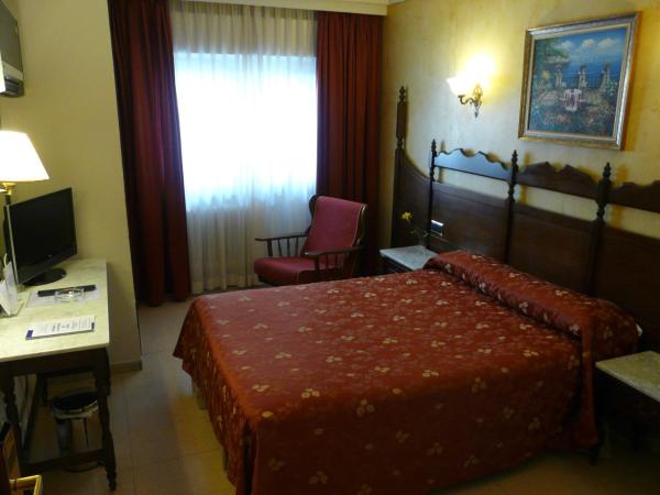 Hotel Reyes Catolicos : photo 5 de la chambre chambre double ou lits jumeaux
