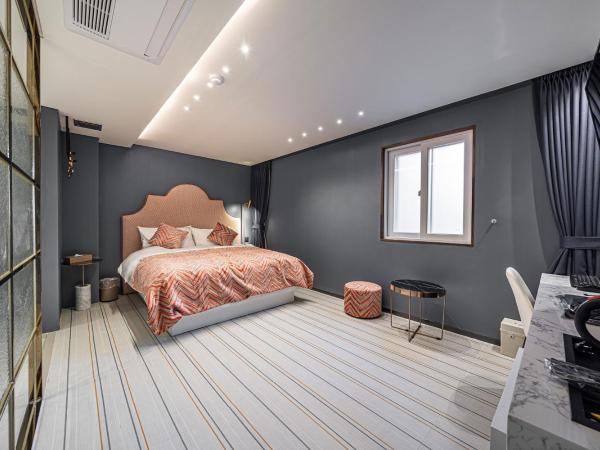 Jongno Olive Hotel : photo 4 de la chambre suite avec balcon