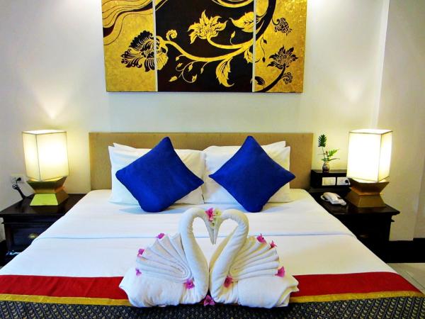 Yantarasri Resort : photo 9 de la chambre chambre lit king-size exécutive côté piscine