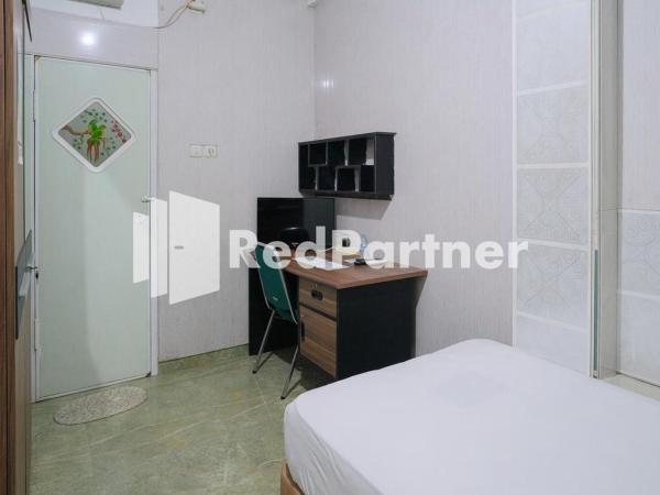 Pondok Hijau Syariah Mitra RedDoorz At Citraland Surabaya : photo 3 de la chambre chambre simple