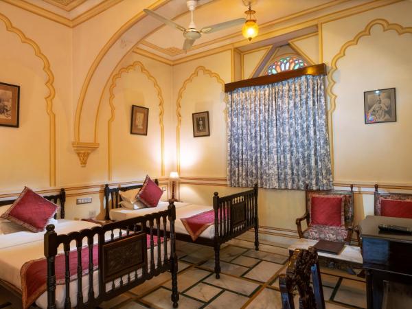 Hotel Narain Niwas Palace : photo 8 de la chambre standard double room- free early check in by 3 hours (subject to room availability),complimentary welcome drink,10% discount on food in imperial lancers,10% discount on spa