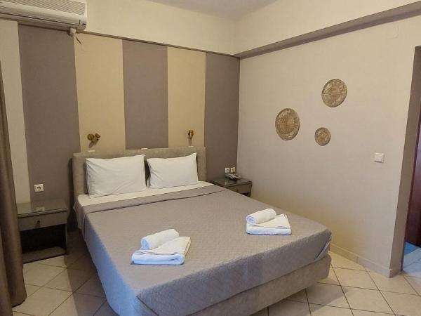 Semiramis : photo 1 de la chambre chambre double - vue partielle sur mer.