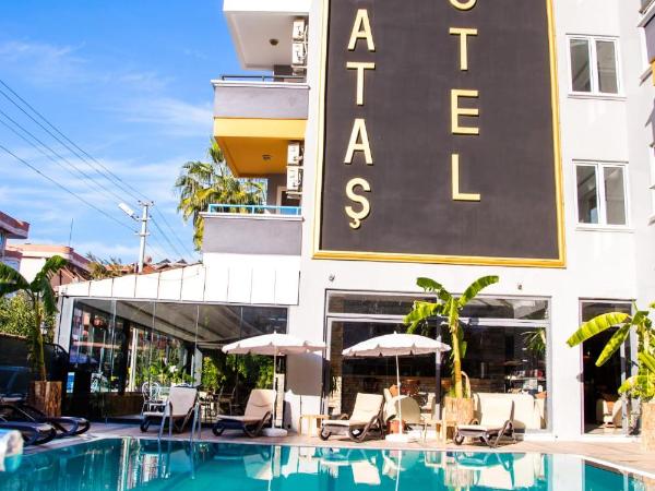 Alanya Damlataş Apart : photo 1 de la chambre suite familiale avec balcon