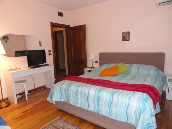 HOUSE DOLCEVITA 30 min per Venezia : photo 3 de la chambre chambre quadruple avec salle de bains privative