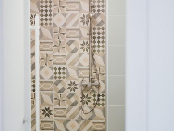 Comninon Suites : photo 3 de la chambre appartement avec balcon