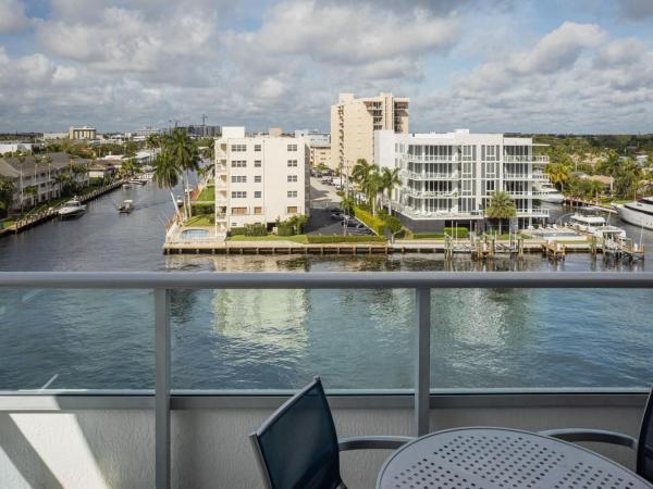 Residence Inn by Marriott Fort Lauderdale Intracoastal : photo 10 de la chambre suite lit king-size - vue sur chenal