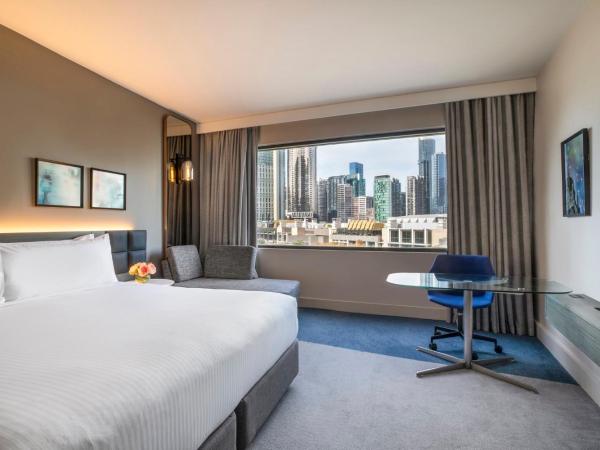 Crowne Plaza Melbourne, an IHG Hotel : photo 8 de la chambre standard king room with casino view