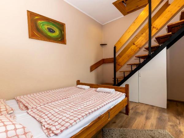 Csillagtúra Panzió : photo 5 de la chambre appartement avec balcon