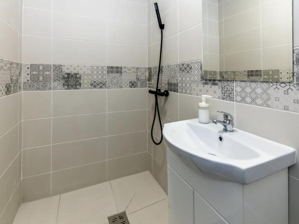 Csillagtúra Panzió : photo 1 de la chambre appartement avec balcon