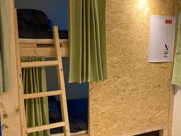 Cloud Sharing Hotel Hakata 1 : photo 8 de la chambre lit superposé dans dortoir pour femmes
