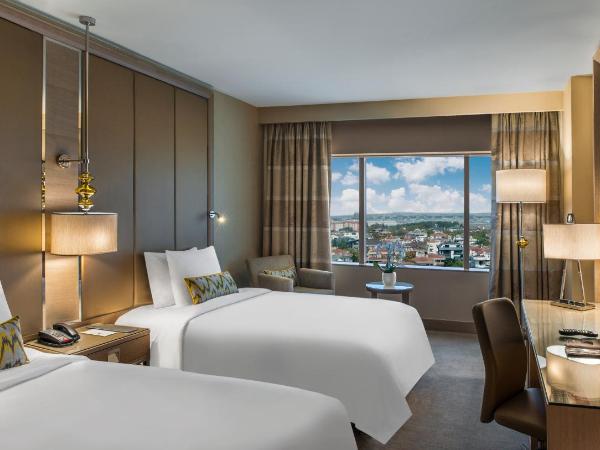 Renaissance Polat Istanbul Hotel : photo 1 de la chambre chambre lits jumeaux deluxe - vue sur ville