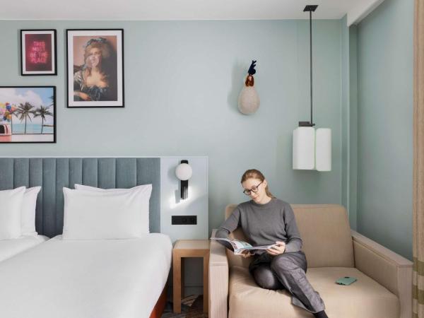 Mercure Amiens Cathdrale : photo 2 de la chambre chambre lits jumeaux standard avec canap-lit