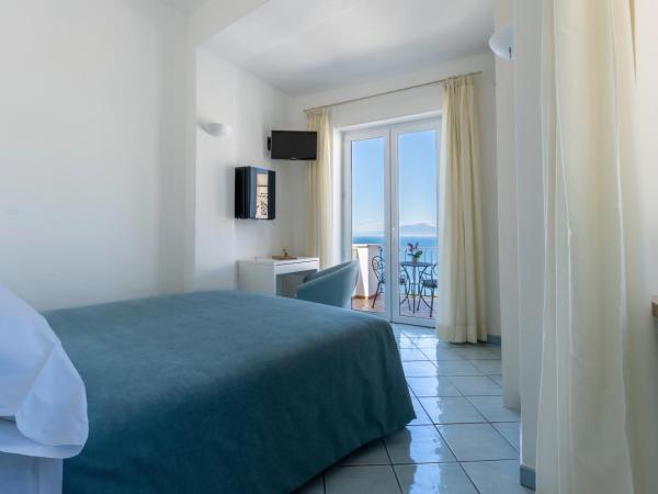 Albergo La Prora : photo 10 de la chambre chambre deluxe