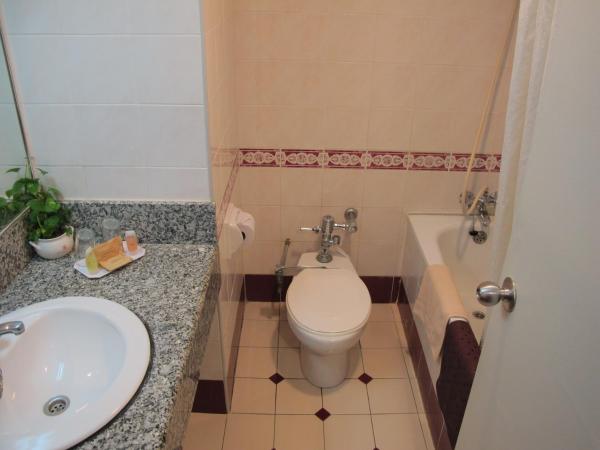 Hotel Grand Continental Kuching : photo 2 de la chambre chambre double deluxe