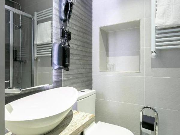 Hostal Abadia Madrid : photo 9 de la chambre chambre double supérieure - vue sur ville