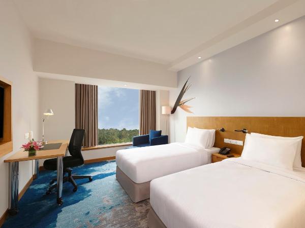 Novotel Hyderabad Convention Centre : photo 1 de la chambre superior 2 single beds poolside with 20% discount on travel desk