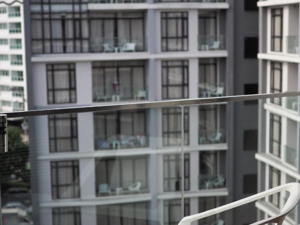 Arden Hotel and Residence by At Mind : photo 1 de la chambre chambre double ou lits jumeaux deluxe - vue sur piscine