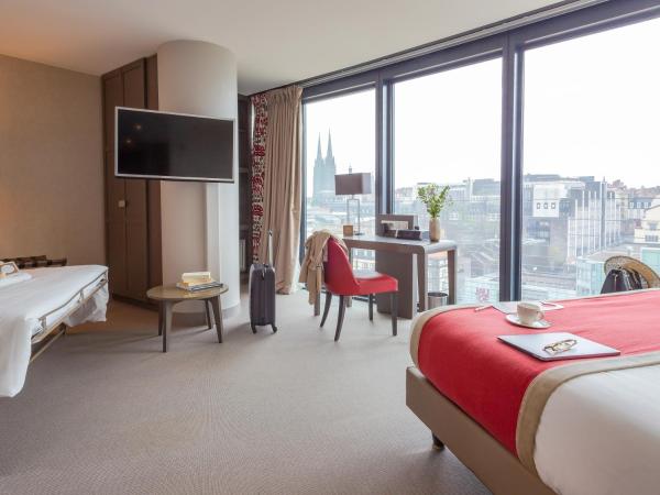 Mercure Clermont Ferrand centre Jaude : photo 9 de la chambre suite junior lit queen-size