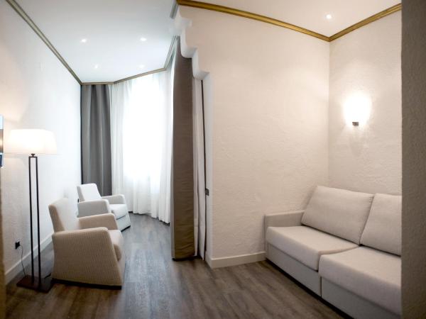 Hotel Diana : photo 3 de la chambre chambre familiale - vue sur mer