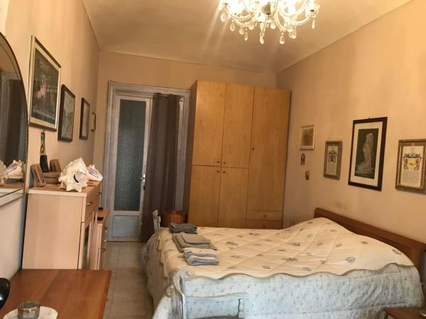 APARTMENT VINTAGE MUSEUM : photo 4 de la chambre chambre double avec salle de bains commune