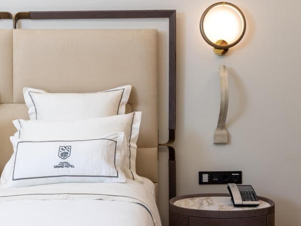 Grand Hotel Kalamata : photo 5 de la chambre chambre lits jumeaux