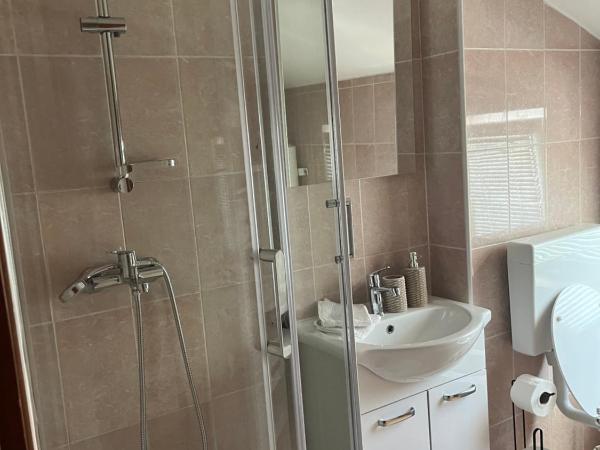 Guesthouse Villa Jurišić : photo 7 de la chambre appartement avec terrasse