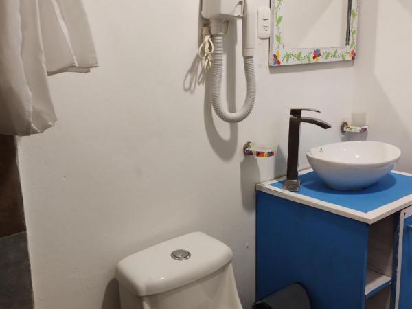 T´úubul K´iin Bed & Breakfast : photo 8 de la chambre chambre double avec salle de bains privative