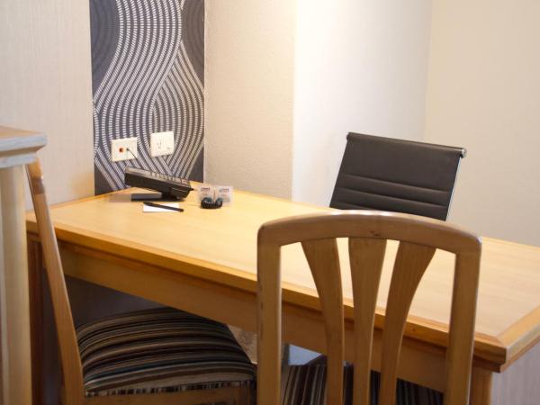 Hotel Riazor Aeropuerto : photo 3 de la chambre chambre avec 2 grands lits queen-size 