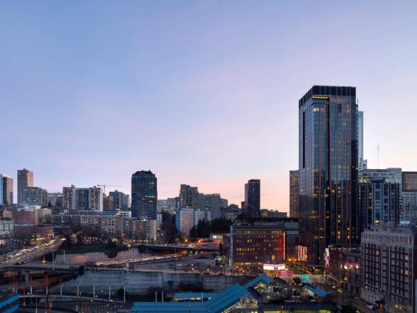 Residence Inn by Marriott Seattle Downtown Convention Center : photo 1 de la chambre suite lit king-size