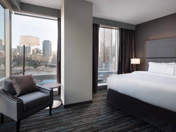 Residence Inn by Marriott Seattle Downtown Convention Center : photo 2 de la chambre suite lit king-size