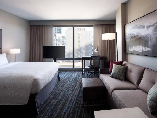 Residence Inn by Marriott Seattle Downtown Convention Center : photo 1 de la chambre studio lit king-size avec canapé-lit