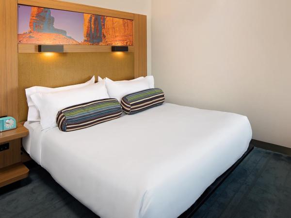 Aloft Tucson University : photo 2 de la chambre chambre lit king-size standard