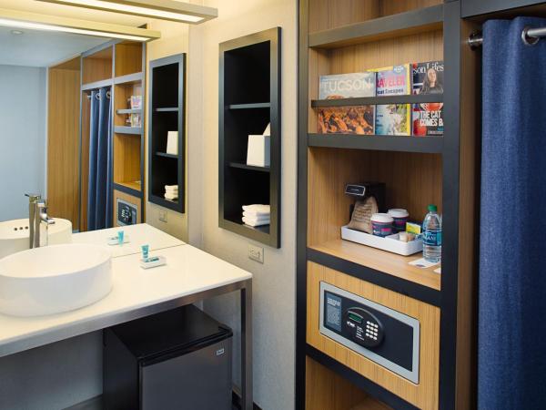 Aloft Tucson University : photo 3 de la chambre chambre lit king-size standard