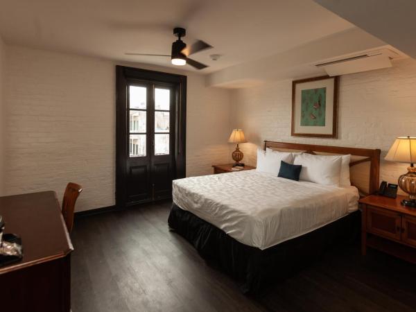 Le Richelieu in the French Quarter : photo 1 de la chambre chambre lit king-size avec balcon