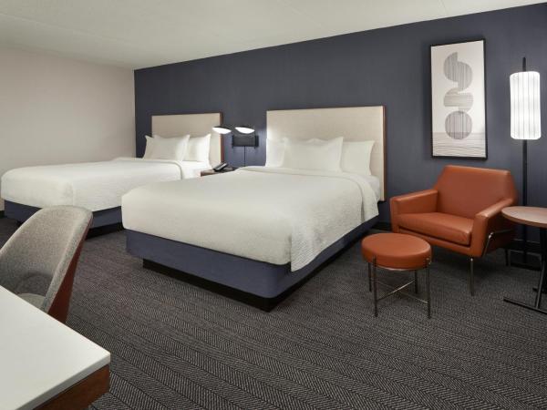 Courtyard by Marriott Toronto Mississauga/Meadowvale : photo 1 de la chambre chambre avec 2 grands lits queen-size