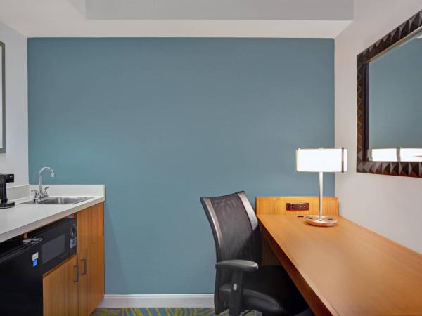 Springhill Suites Jacksonville : photo 6 de la chambre suite 2 lits queen-size avec canapé-lit 