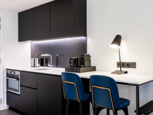 Residence Inn Ghent by Marriott : photo 4 de la chambre studio lit king-size deluxe avec canapé-lit