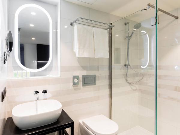 Residence Inn Ghent by Marriott : photo 4 de la chambre studio standard avec lit queen-size - vue sur cour