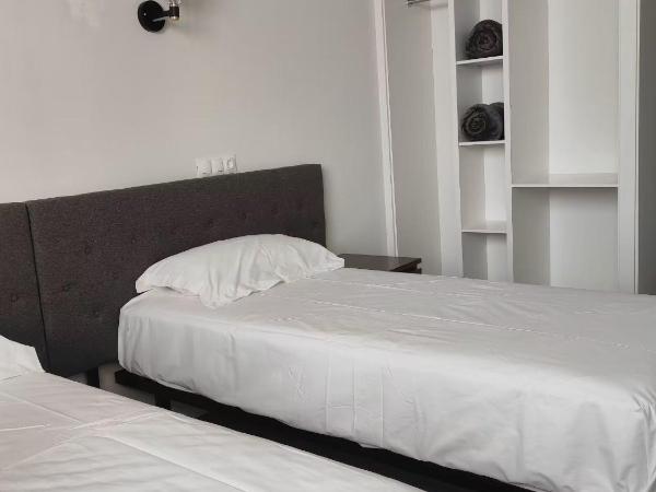 HOSTAL GOLDEN 21*** : photo 5 de la chambre chambre familiale supérieure