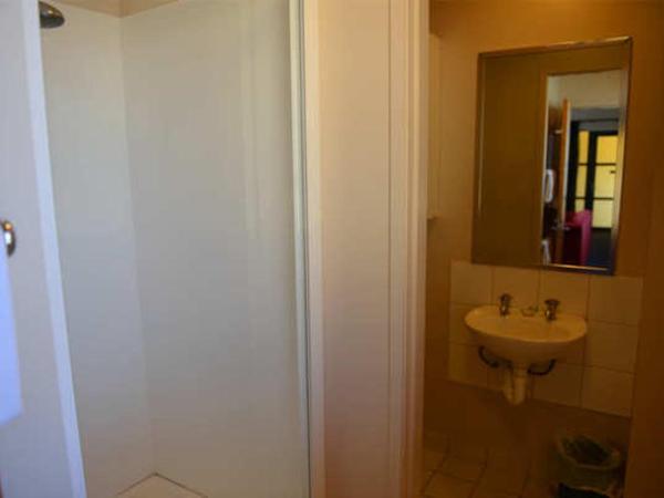 Victoria Court Motor Lodge : photo 1 de la chambre studio avec canapé-lit