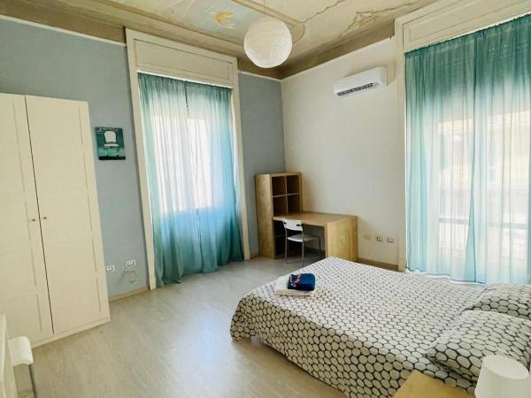 Deodato Guest House : photo 2 de la chambre chambre double avec salle de bains commune