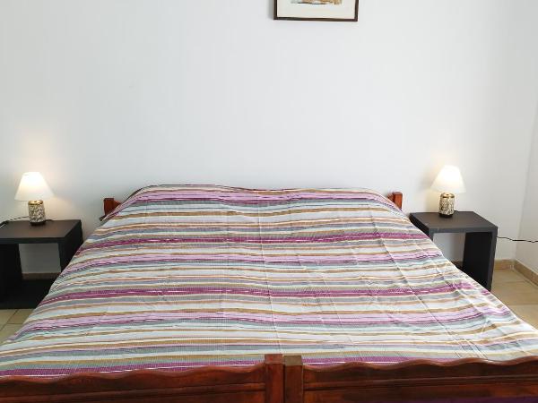 Pilika 4 room with shared bath : photo 6 de la chambre chambre double avec salle de bains commune