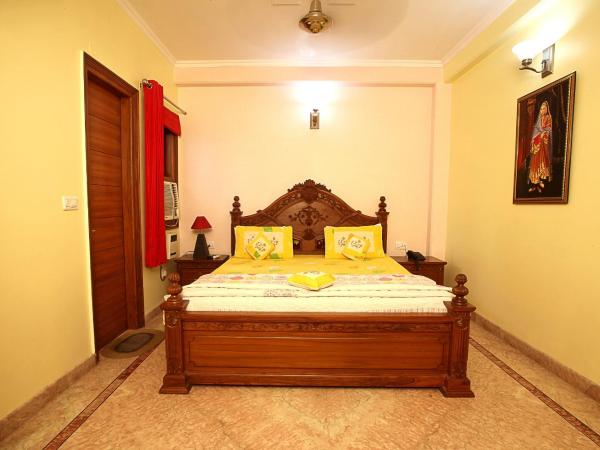 Indira International Inn : photo 1 de la chambre chambre double standard