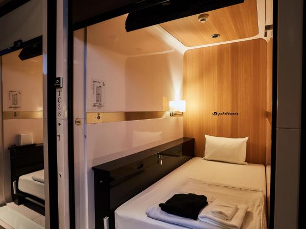 First Cabin Nishi Umeda : photo 4 de la chambre limited offer - business class cabin - male only