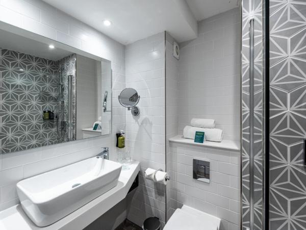 Holiday Inn - Manchester - Oldham, an IHG Hotel : photo 9 de la chambre chambre lit queen-size standard avec canapé-lit - non-fumeurs