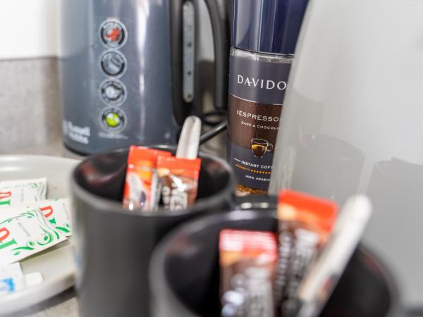 FREE PARKING Cosy Studios close to city and QE and UOB! : photo 8 de la chambre studio