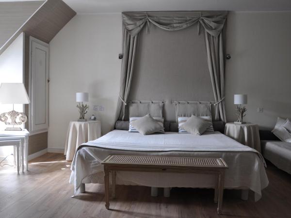 Malouinière Le Valmarin : photo 1 de la chambre chambre familiale