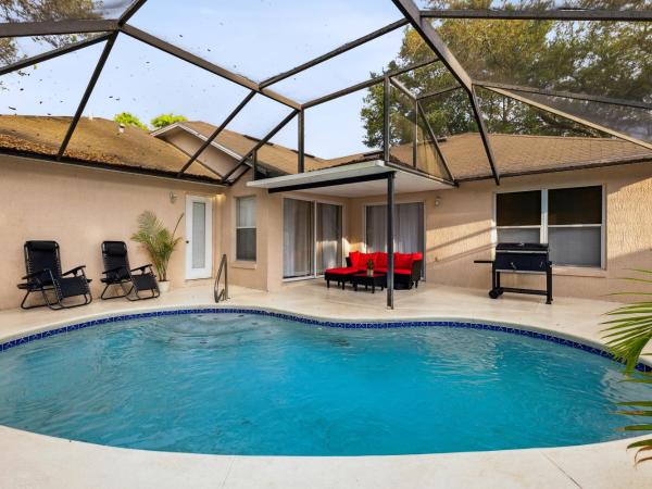 Master Guest Suite with Pool and Private Entrance Minutes to Parks : photo 2 de la chambre suite lit queen-size - vue sur piscine