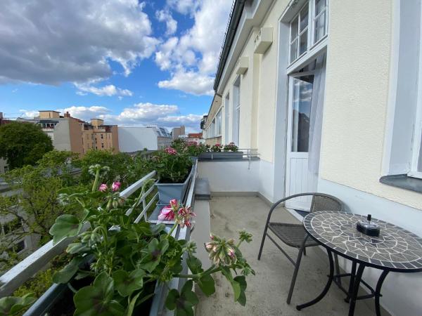 Hotel Bregenz : photo 5 de la chambre chambre triple avec salle de bains privative